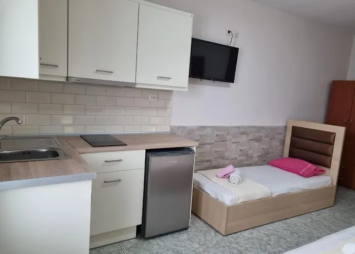 Апарт-отель Anna Christina